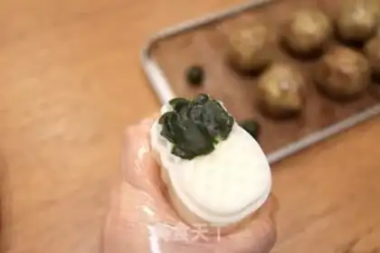 Make pineapple mooncake step 7