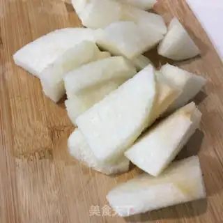 Make Pear radish soup step 0
