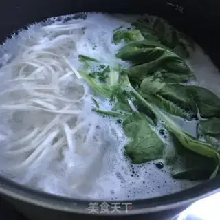 Make Chicken soup, egg noodles step 3