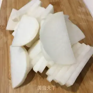 Make Pear radish soup step 1
