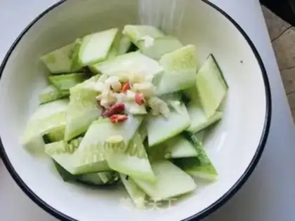 Make Scrambling dry cucumbers step 2