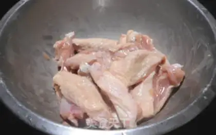 Make ♪ ♪ Chicken wings ♪ step 1