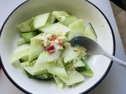 Make Scrambling dry cucumbers step 4