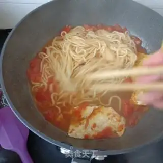 Make Tomato fried egg noodles step 12