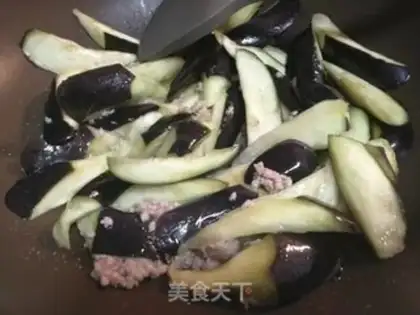 Make Burn the pork and eggplant step 4