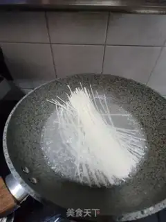 Make Sour beef noodles step 2