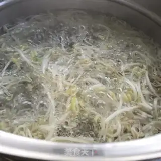 Make Oily bean sprouts step 3
