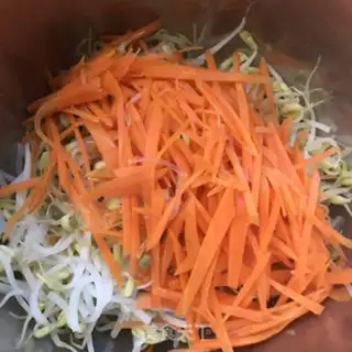 Make Oily bean sprouts step 4