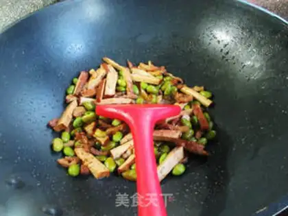 Make Five fragrances and fried beans step 11