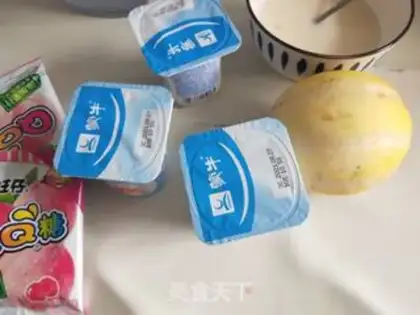 Make Smelt yogurt mousse cake step 2