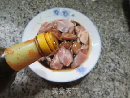 Make Black-mucked chicken-legged meat step 2