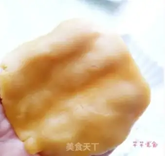 Make The egg yolk mooncake step 7