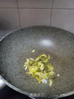 Make Sour beef noodles step 7
