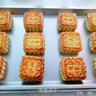 Make The egg yolk mooncake step 10