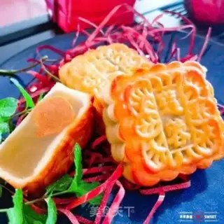 Make The egg yolk mooncake step 14