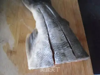Make Clear the salmon tail step 2