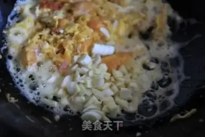 Make Egg sauce noodles step 7