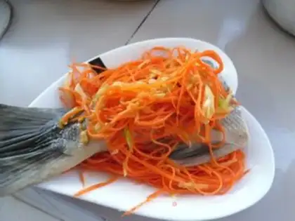 Make Clear the salmon tail step 8