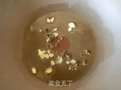 Make Garlic spicy sauce step 3