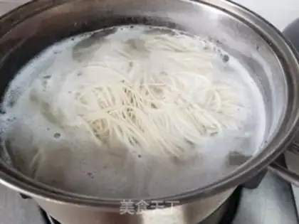 Make Spicy noodles step 5