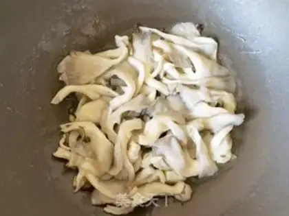 Make Garlic spicy sauce step 4