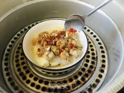 Make Garlic fan dolls step 4