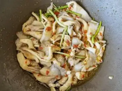 Make Garlic spicy sauce step 7