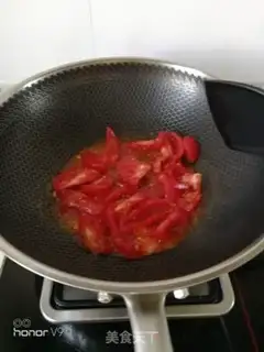 Make Tomato meatball noodles step 2