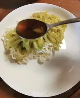 Make The roast cucumber garlic noodles step 8