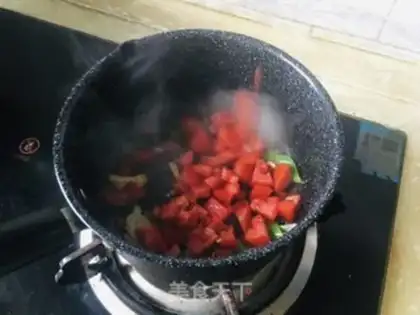 Make Tomato chicken noodles step 2