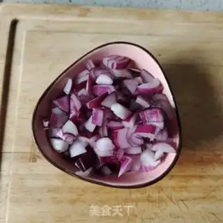 Make Egg sauce noodles step 1