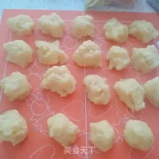 Make Peanut mooncake step 5