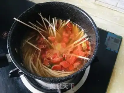 Make Tomato chicken noodles step 7