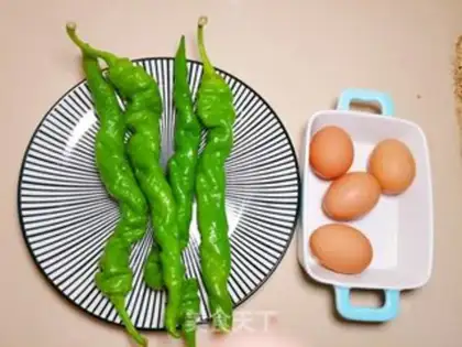 Make Creamed pepper fried eggs step 0
