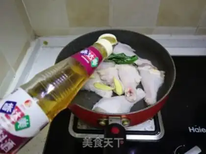 Make Soy sauce, chicken legs step 1