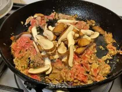 Make Mushroom beef rice step 3