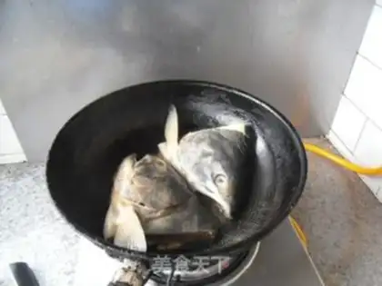Make Fried salted fish head step 3
