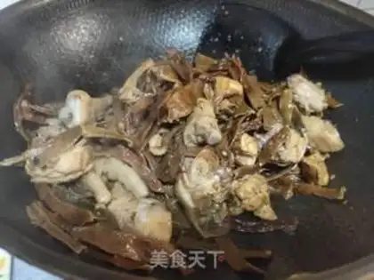 Make Soybeans dry chicken step 6