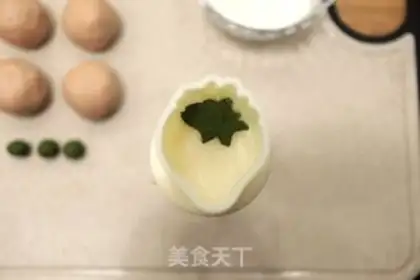 Make Strawberry rice mooncake step 10