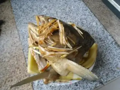 Make Fried salted fish head step 9
