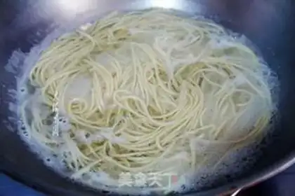 Make Hot dry noodles step 2