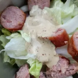Make Barbecue sausage salad step 5