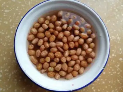 Make Peanut pig toes step 0