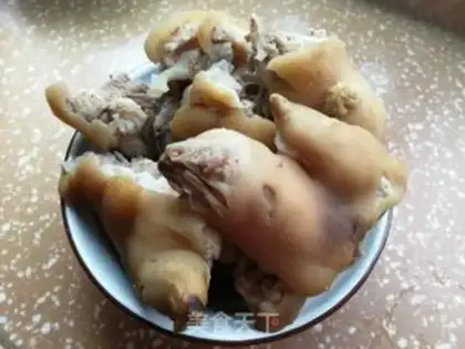 Make Peanut pig toes step 1
