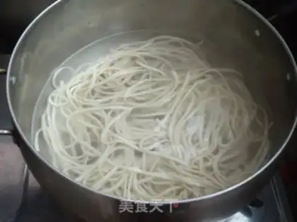 Make Tofu roasted meat noodles step 7