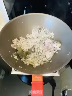 Make Tofu skirts with greasy fish soup step 1