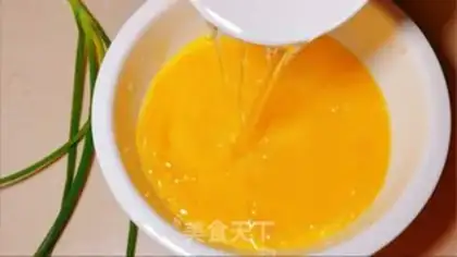 Make Cracking eggs step 6