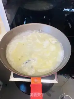 Make Tofu skirts with greasy fish soup step 2