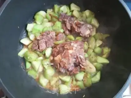 Make Smelt beef noodles step 6