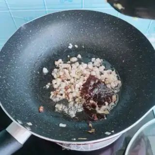 Make Onion sauce and barley noodles step 6
